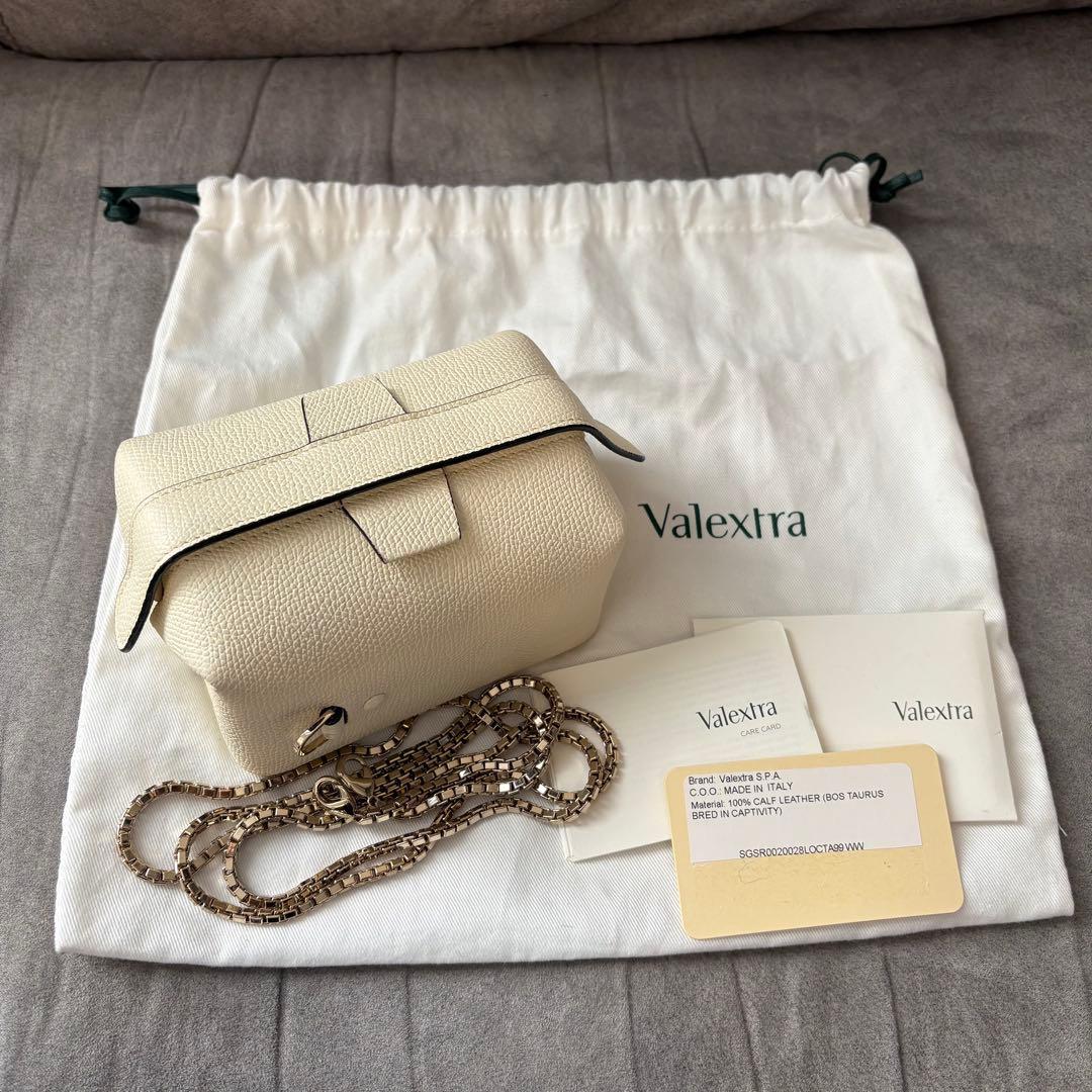 極美品/ヴァレクストラ/トリックトラッククロスボディーナノ　ホワイト　ミニバッグ