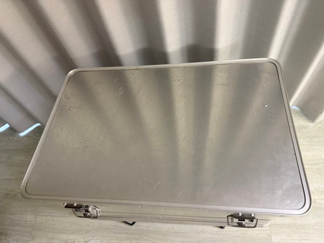 【黒スタンド付　中仕分け】アルテックアルミコンテナ 48L ユニバーサルスタンド