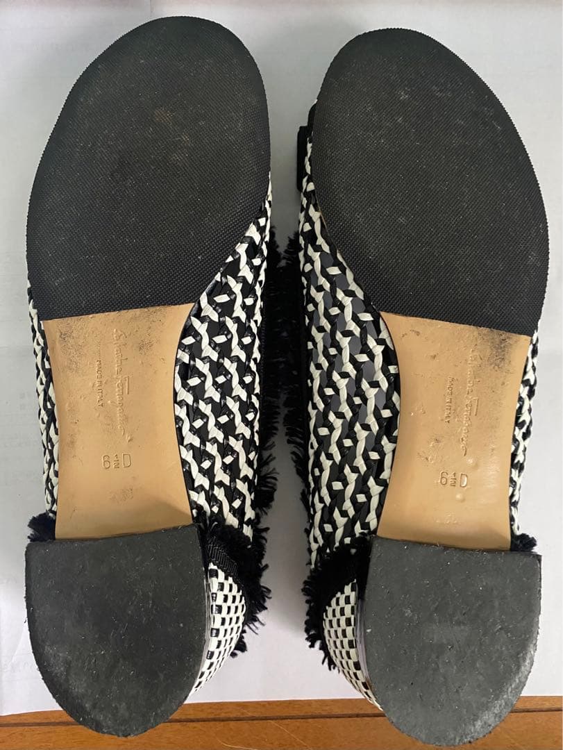 Ferragamo フェラガモVARINA バレエシューズ　黒×白　6.5 D