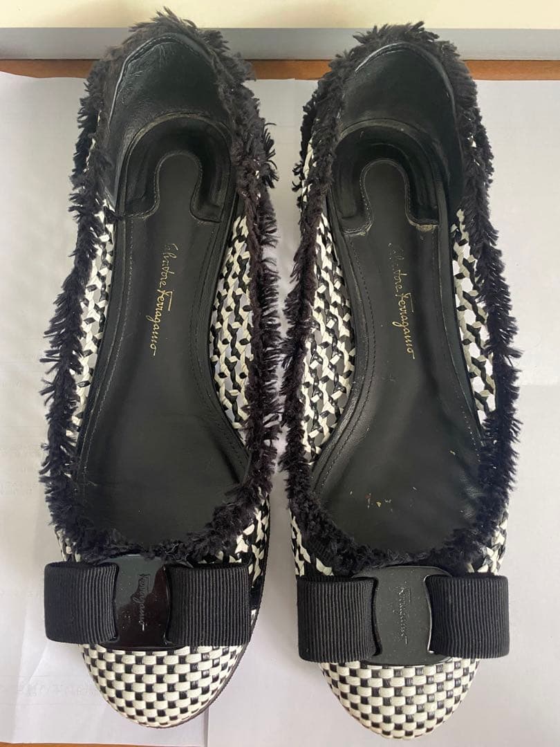 Ferragamo フェラガモVARINA バレエシューズ　黒×白　6.5 D