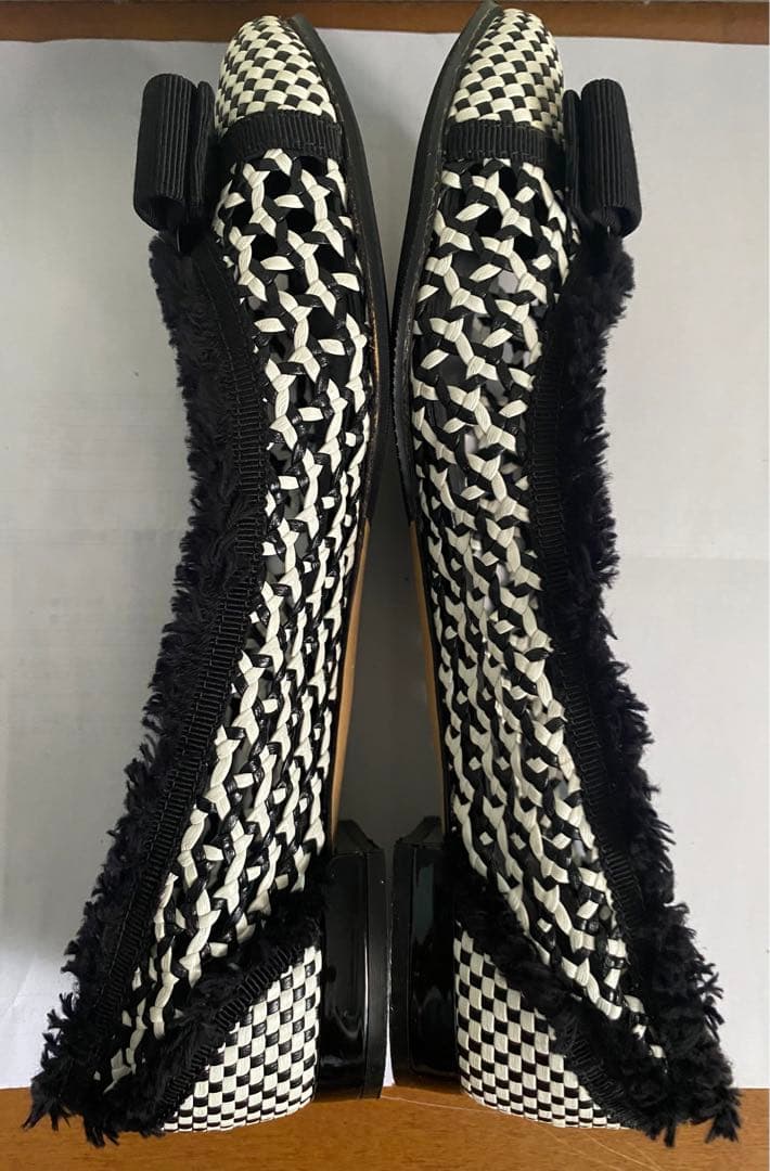 Ferragamo フェラガモVARINA バレエシューズ　黒×白　6.5 D