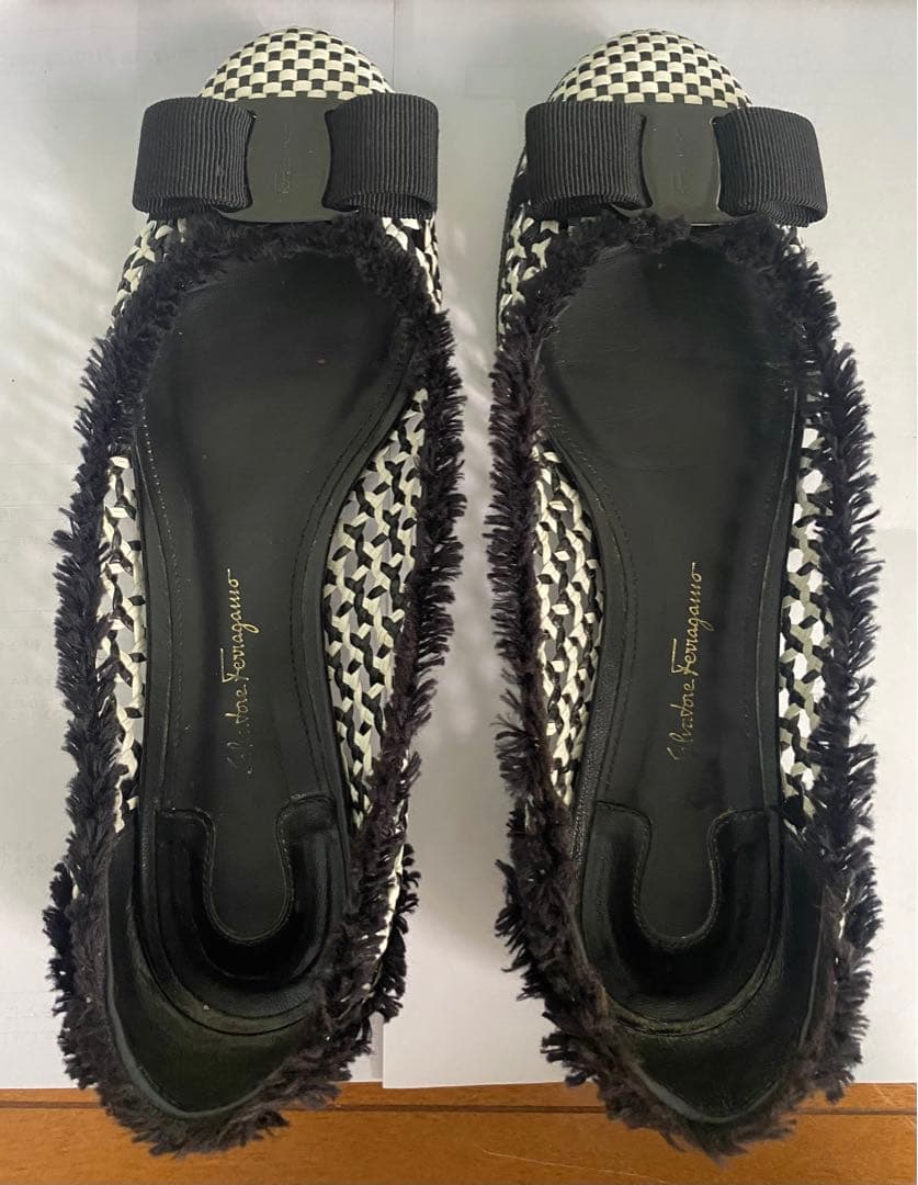 Ferragamo フェラガモVARINA バレエシューズ　黒×白　6.5 D