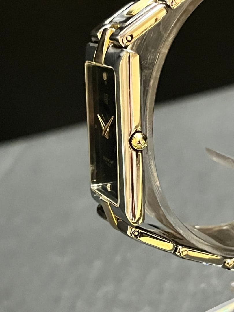 ★超絶美品　ジバンシー SS 石付　ブラック文字盤 レディース腕時計　動作良好