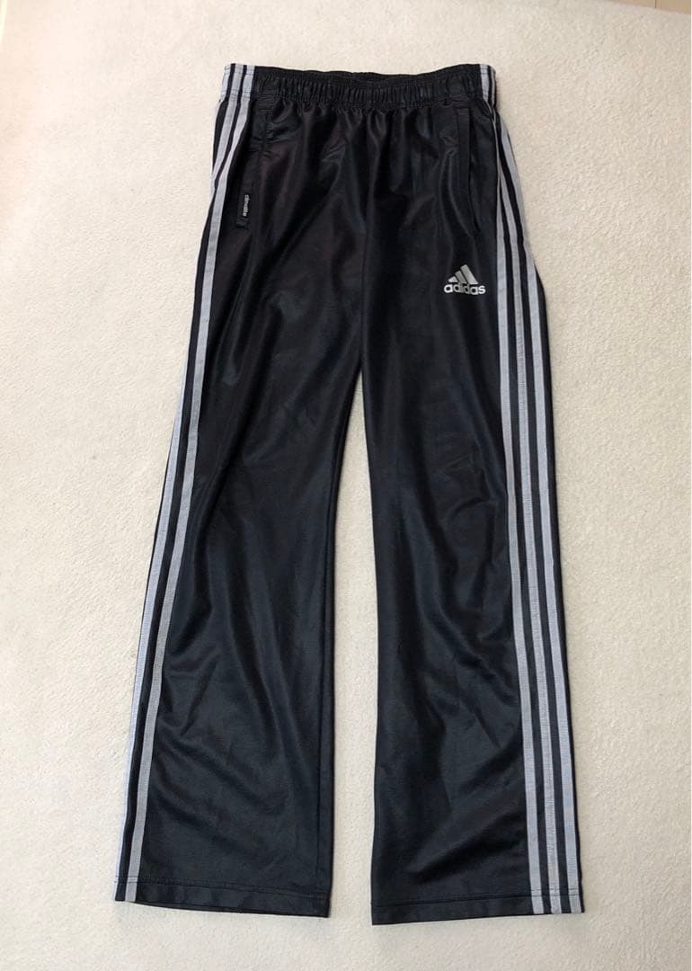 adidas　光沢デザイン　ジャージ上下　セットアップ　ブラック　y2k