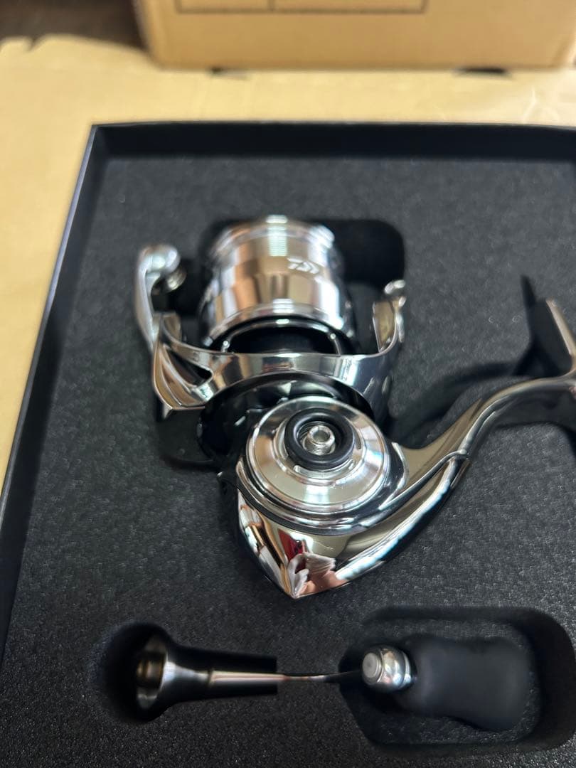 【新品未使用】ダイワ 22イグジストSF2000SS-P EXIST