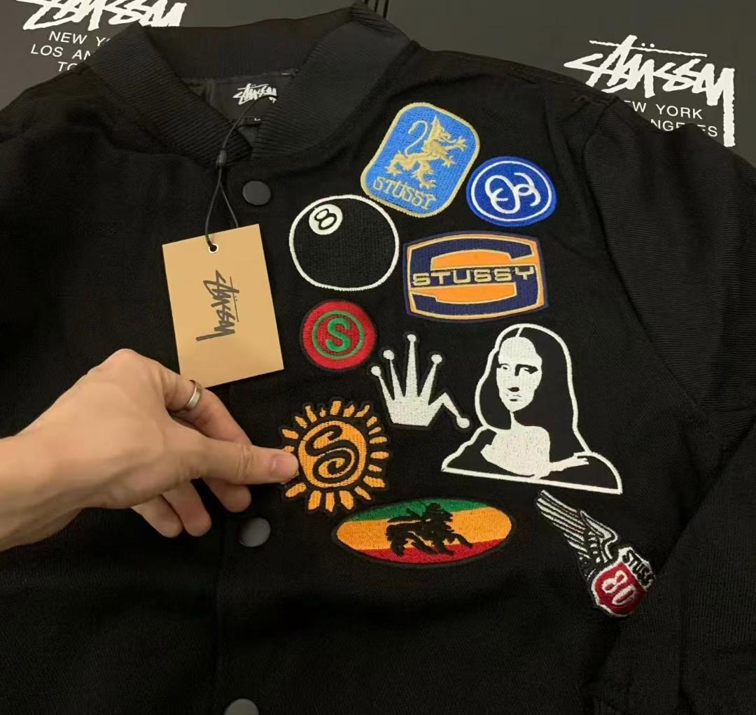 Stussy パッチ付き黒スタジャン