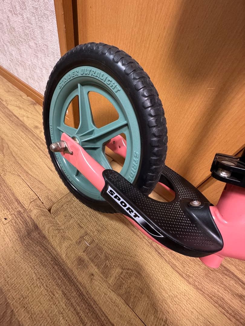 STRIDER バランスバイク ピンク　あきぽん