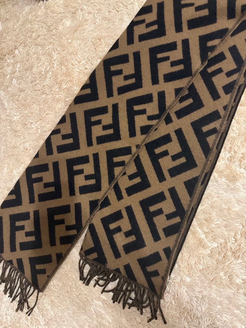 FENDI フェンディ　ズッカ柄　マフラー