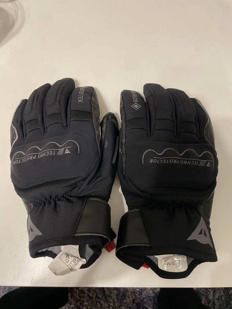 ダイネーゼ　GORETEXグローブ