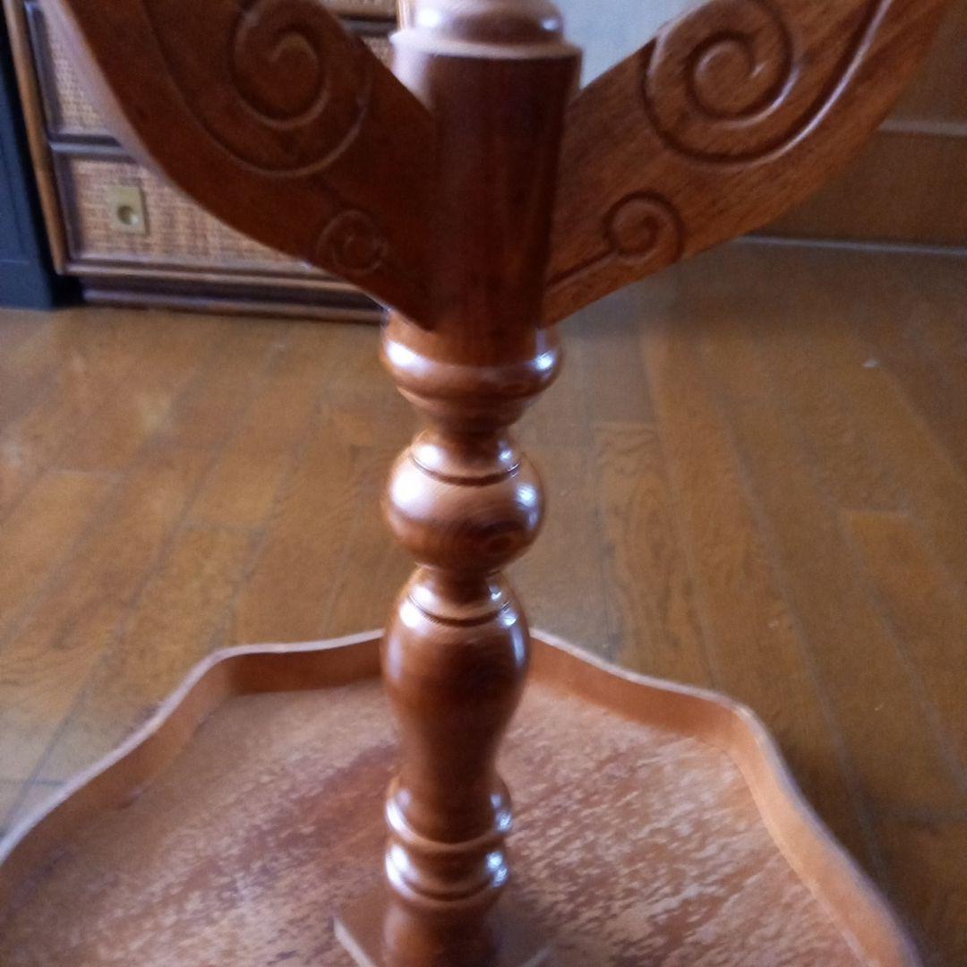 ダークブラウン八角形木製テーブル　花のインレイ￥8500送料込み