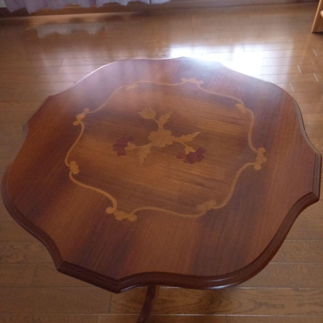 ダークブラウン八角形木製テーブル　花のインレイ￥8500送料込み