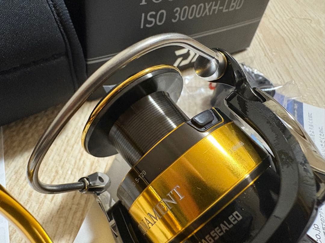 ダイワ トーナメント ISO 3000XH-LBD スピニングリール