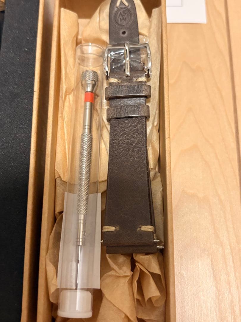 WMT Barracuda 自動巻き腕時計