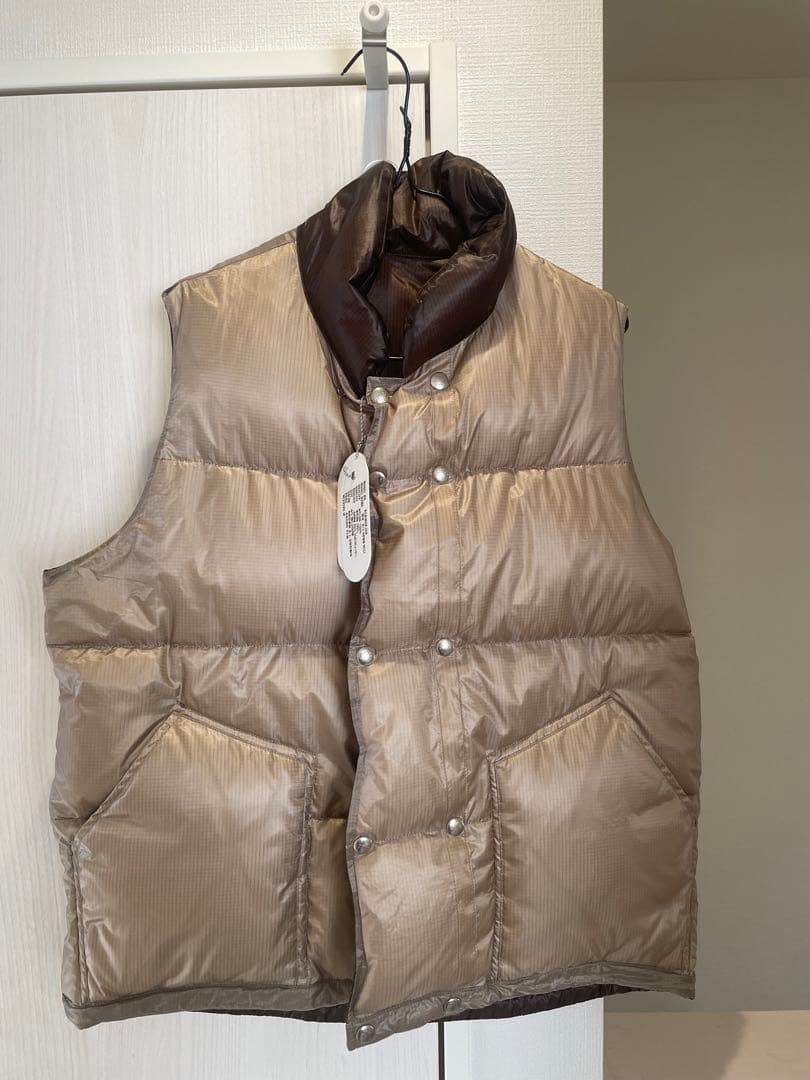 ネクサスセブン　nexusⅶ リバーシブルダウンベスト ベージュ/ブラウン