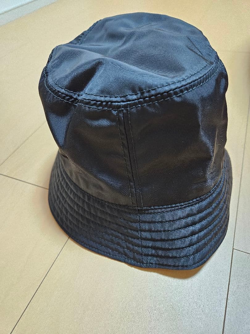 週末SALE　美品　人気PRADA バケットハット 人気の黒