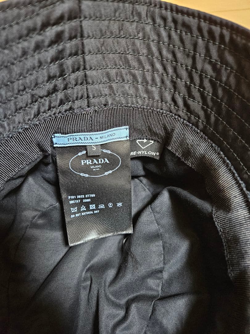 週末SALE　美品　人気PRADA バケットハット 人気の黒