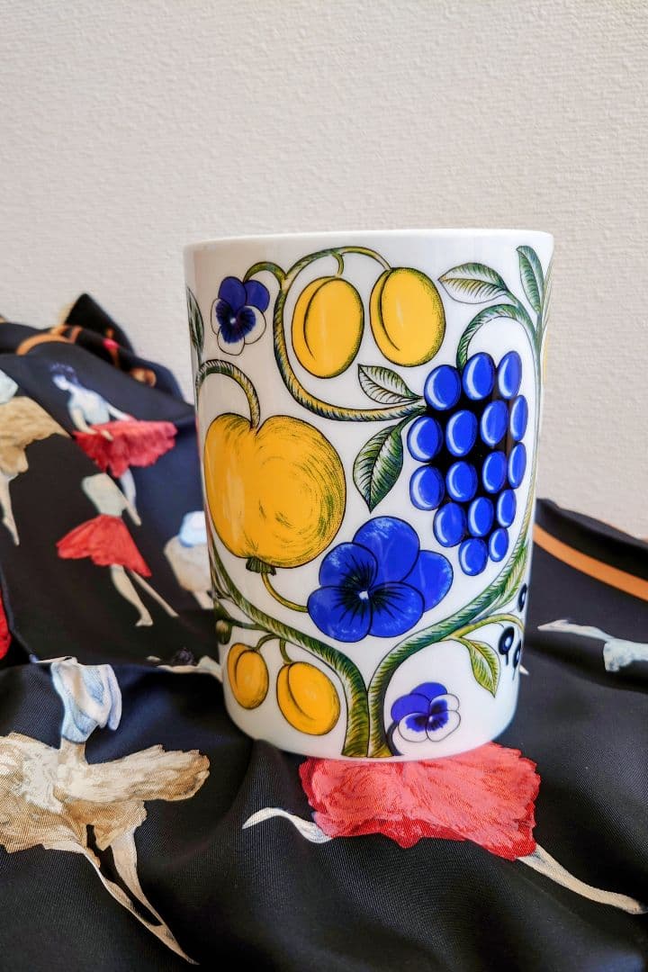 ARABIA Paratiisi フルーツ柄 花瓶 陶磁器 高さ18cm