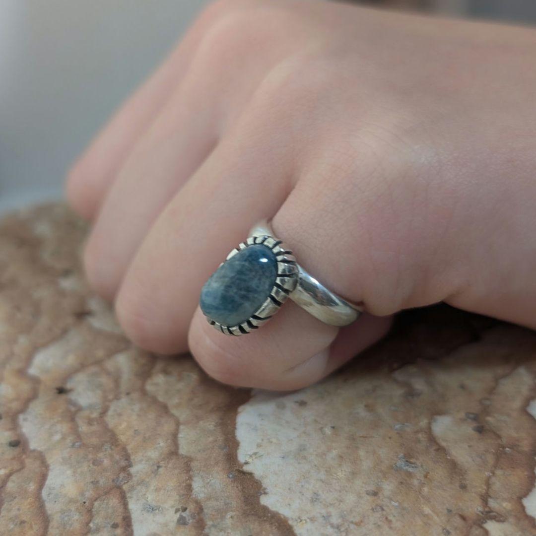 Full-Moon様　ハンドメイドの糸魚川翡翠リング　入りコン沢