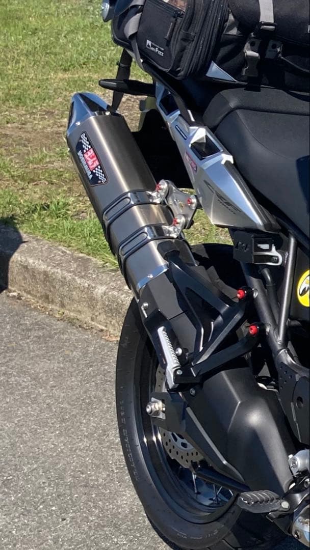 CRF1000L アフリカツィン用　ヨシムラ　スリップオンマフラー