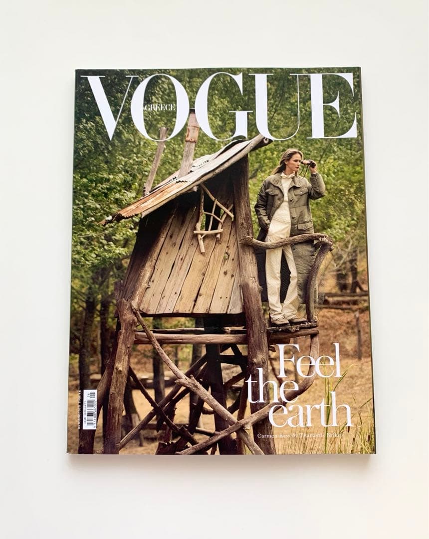 女性情報誌 Vogue Greece October 2021 Carmen Kass