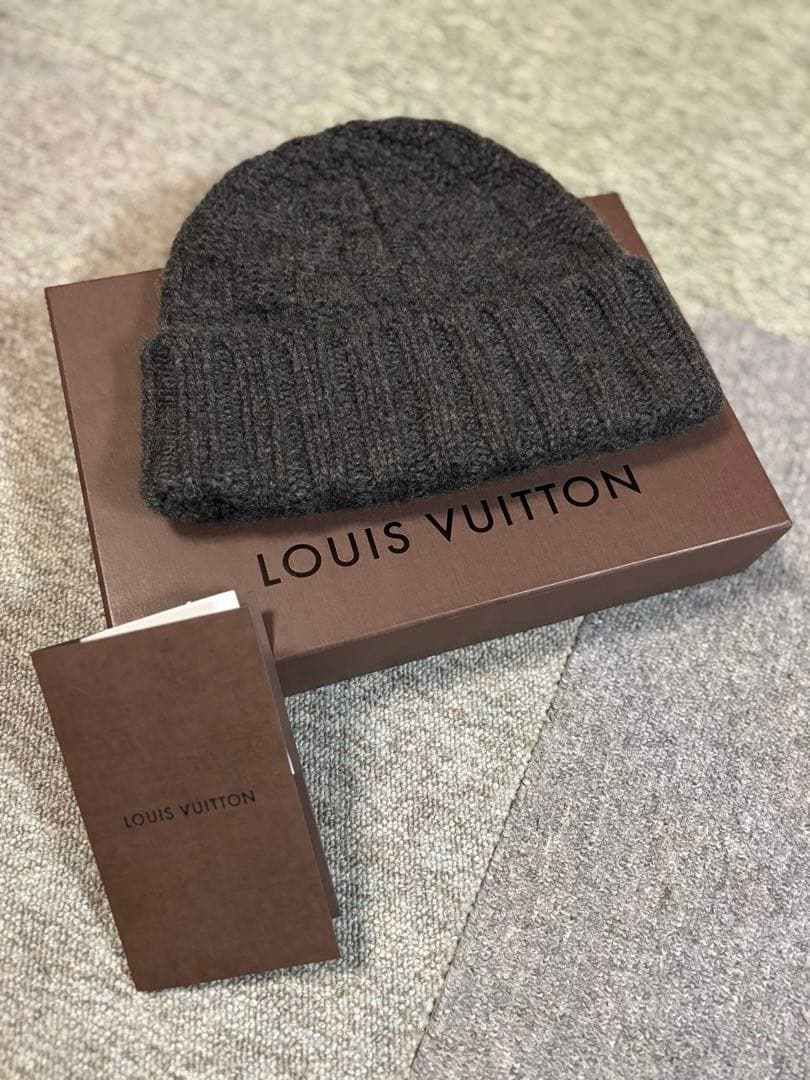LOUIS VUITTON ダークグレー ニットビーニー