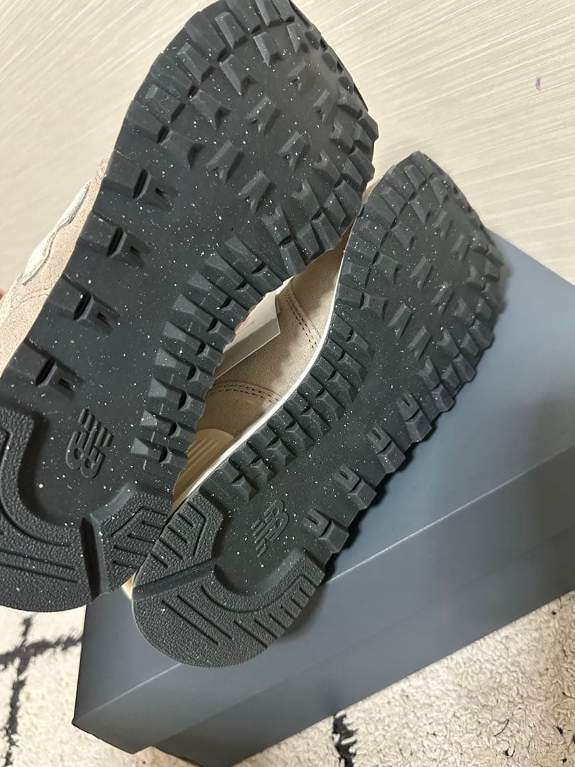 New Balance 574 ベージュ スニーカー