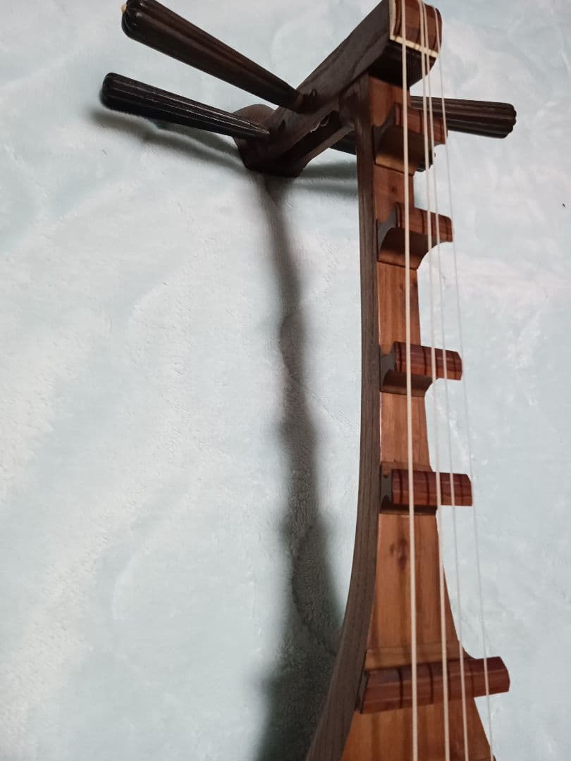価格ご相談ください。薩摩琵琶　筑前琵琶　和楽器です。弦は新品　分解可能