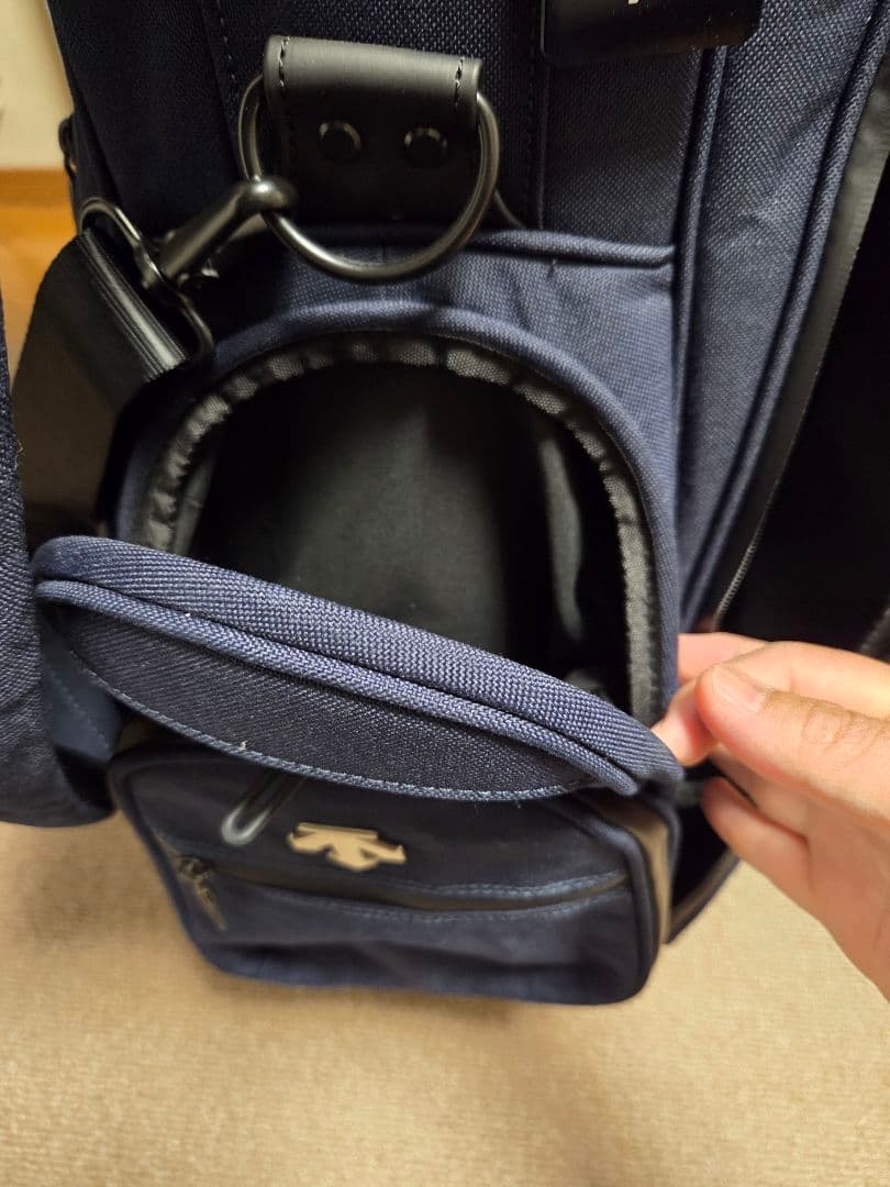 新品未使用 デサント DESCENTEネイビー キャディバッグ DQBXJJ10