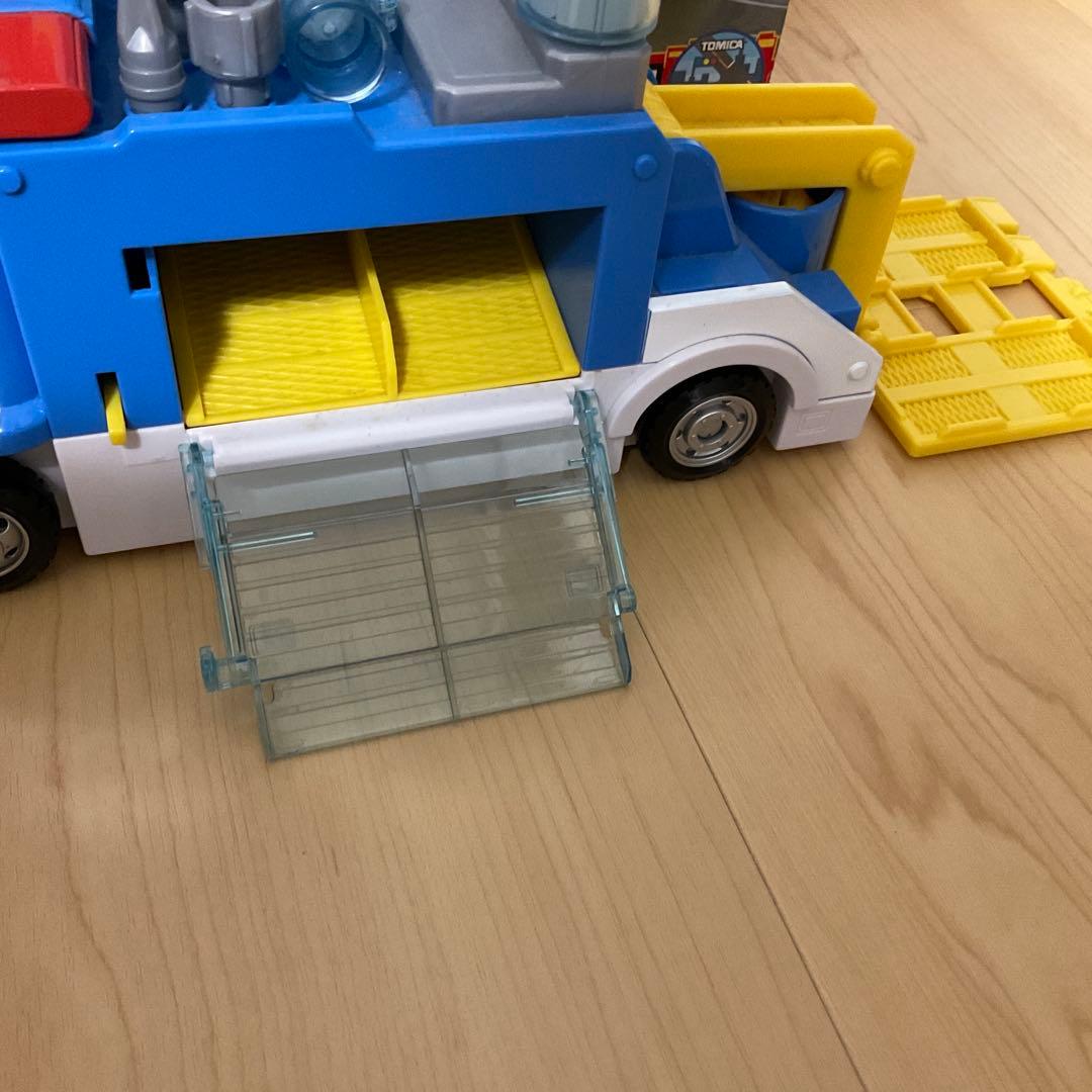 トミカ　空気はスゴイぞ！整備工場へ運ぼうJAFビッグレッカー車