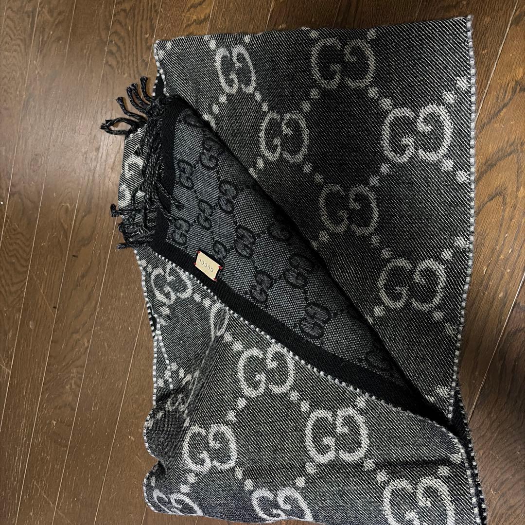 GUCCI GGロゴマフラー ブラック/グレー