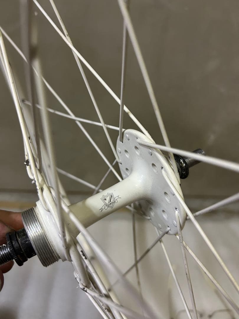 【ピスト用ホイール前輪】貴重なホワイトで映えます★