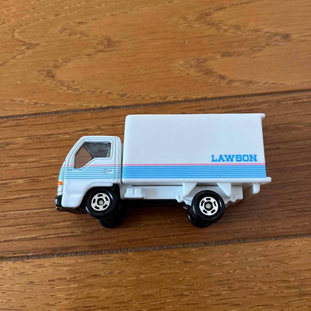 わ*ん様 トミカタウン ローソン☆ローソントラックトミカ付☆