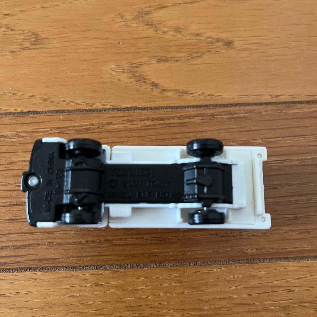 わ*ん様 トミカタウン ローソン☆ローソントラックトミカ付☆