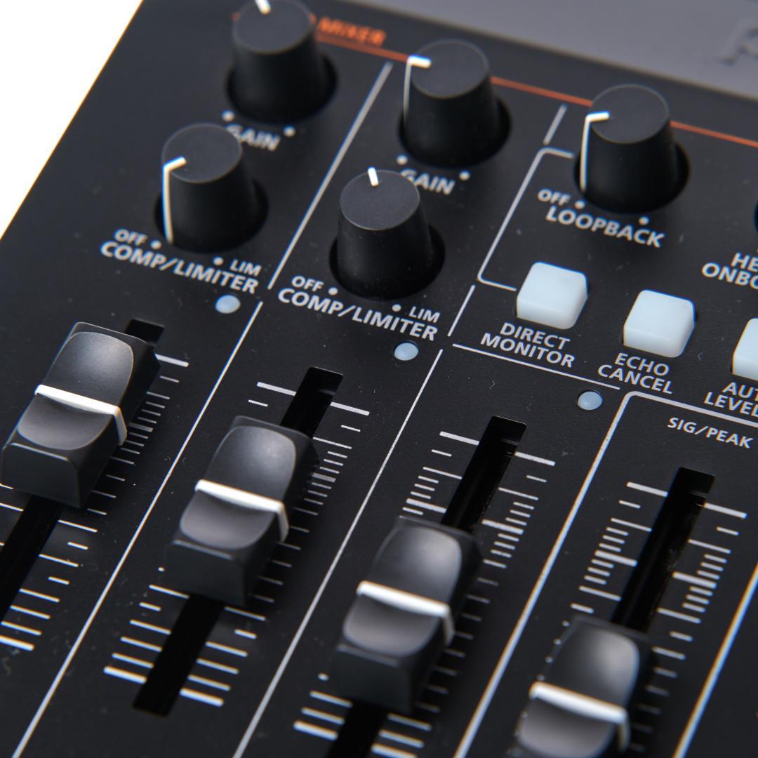 Roland VRC-01 AeroCaster 複数台スマホでライブ配信機器