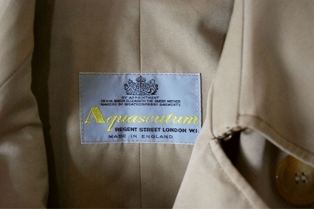 アクアスキュータム / トレンチコート 英国製 ベージュ