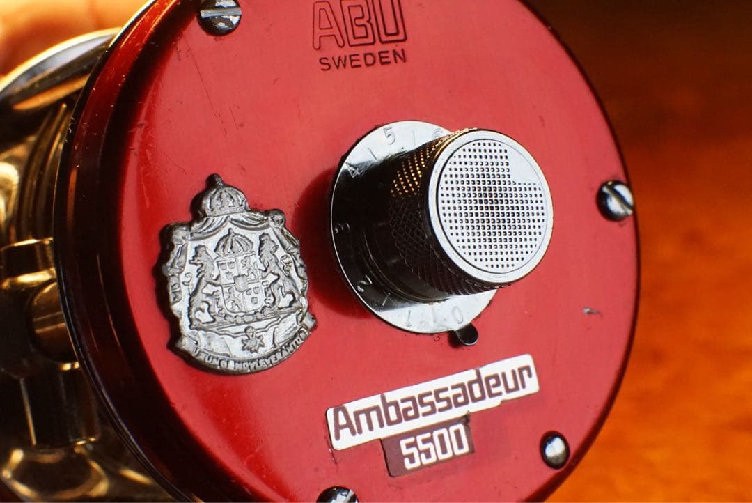 ABU アンバサダー 5500 メンテ済 フレーム修正済 チェリーレッド