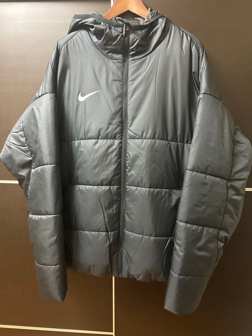 ナイキ ダウンジャケット 防寒 サッカー ゲーム観戦 ベンチコート ショート丈