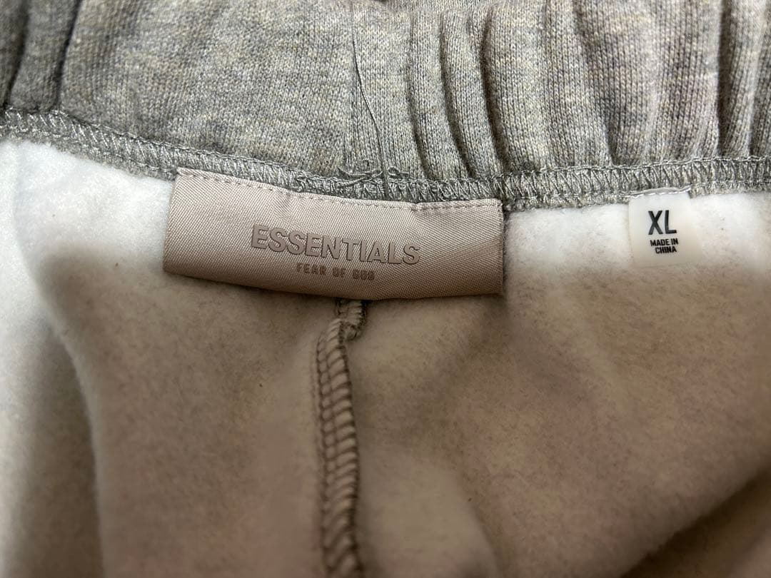 新品未使用　エッセンシャルズ スウェット1977 ハーフパンツ 短パンXL