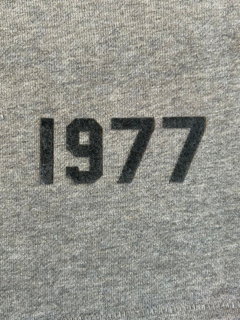 新品未使用　エッセンシャルズ スウェット1977 ハーフパンツ 短パンXL