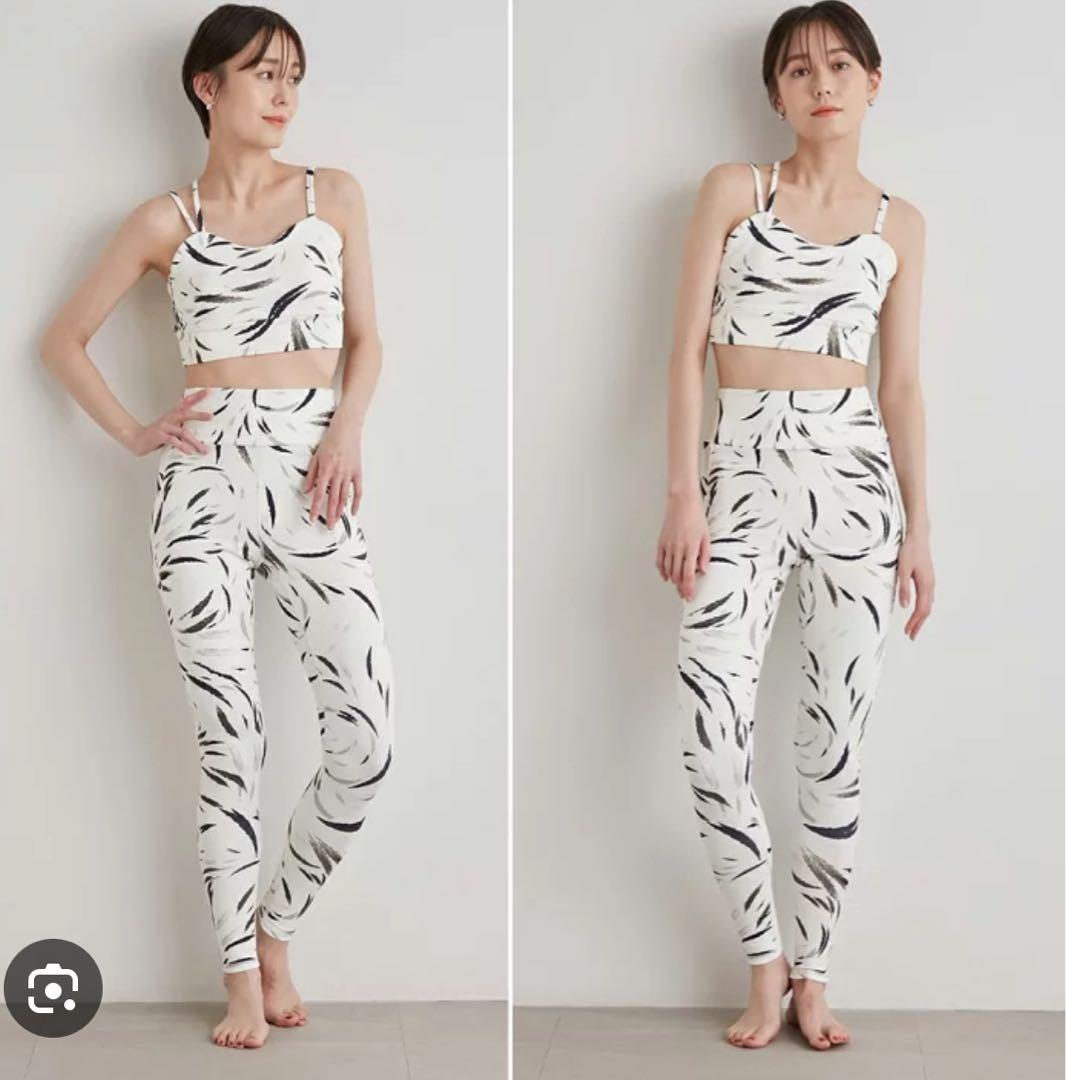 エミ emmi yoga leaf柄 上下 ヨガ フィットネス タイツ