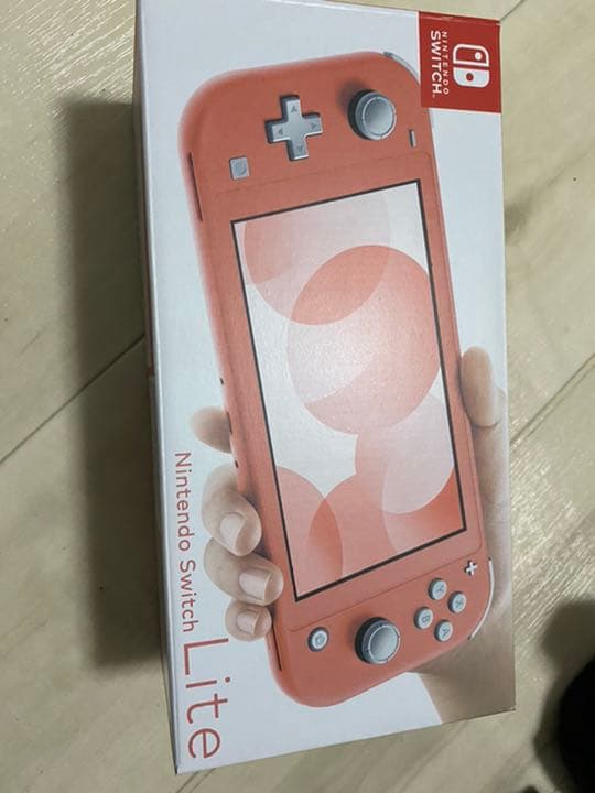 Nintendo Switch LITE コーラル