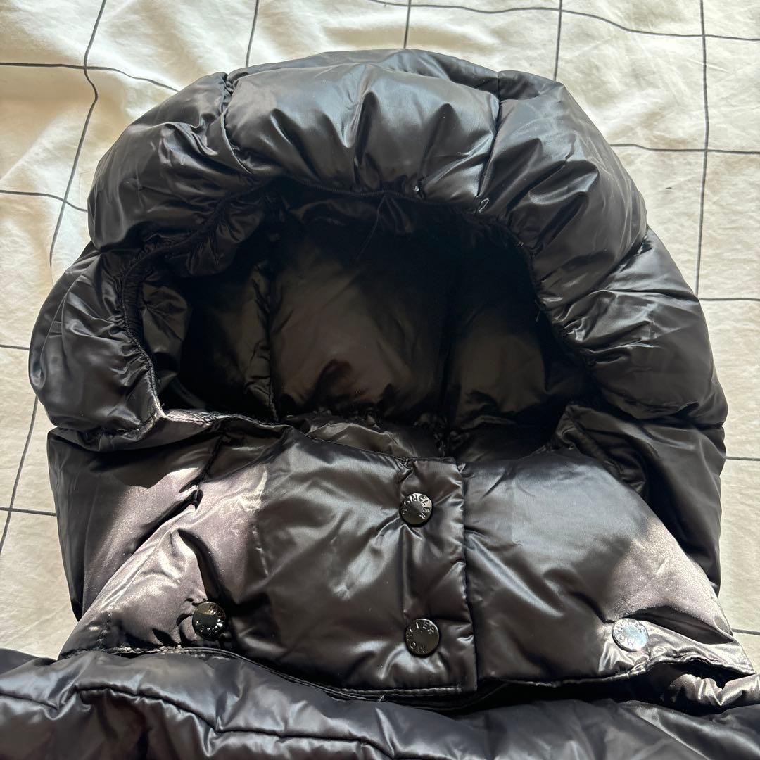 【美品】値下げ中！MONCLER ブラック ダウンベスト フード付き