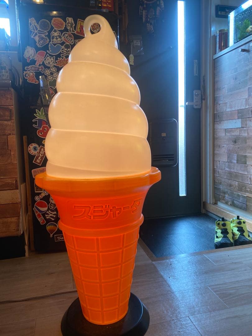 加*士様 TOMI アイスクリーム型ライト