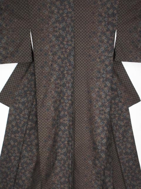 新品に近い！純泥染＊９マルキ＊本場奄美大島紬＊成田織物＊着物＊１６０ｃｍ＊裄６５