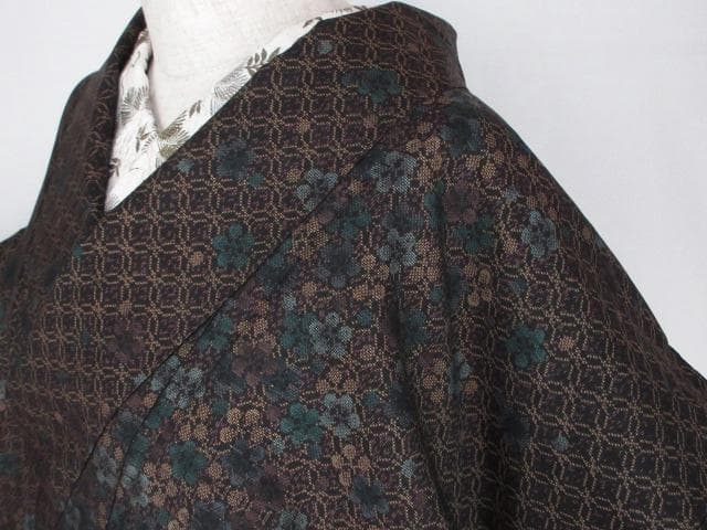 新品に近い！純泥染＊９マルキ＊本場奄美大島紬＊成田織物＊着物＊１６０ｃｍ＊裄６５