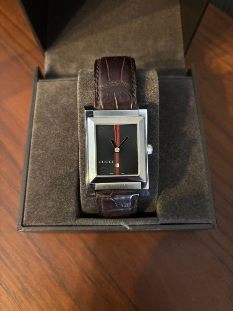 GUCCI スクエア レザーベルト 時計