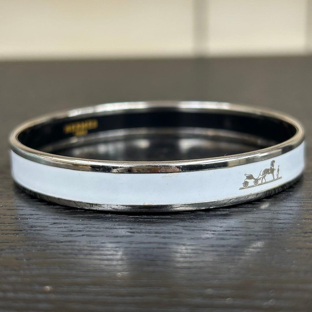 エルメス　バングル　エマイユ　白色系×シルバー色系　ブレスレット　馬車モチーフ