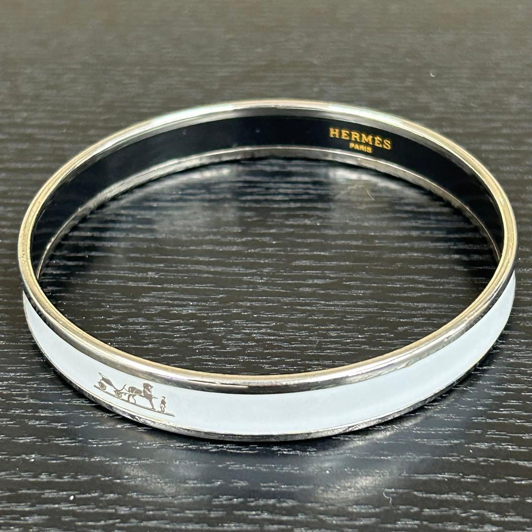 エルメス　バングル　エマイユ　白色系×シルバー色系　ブレスレット　馬車モチーフ