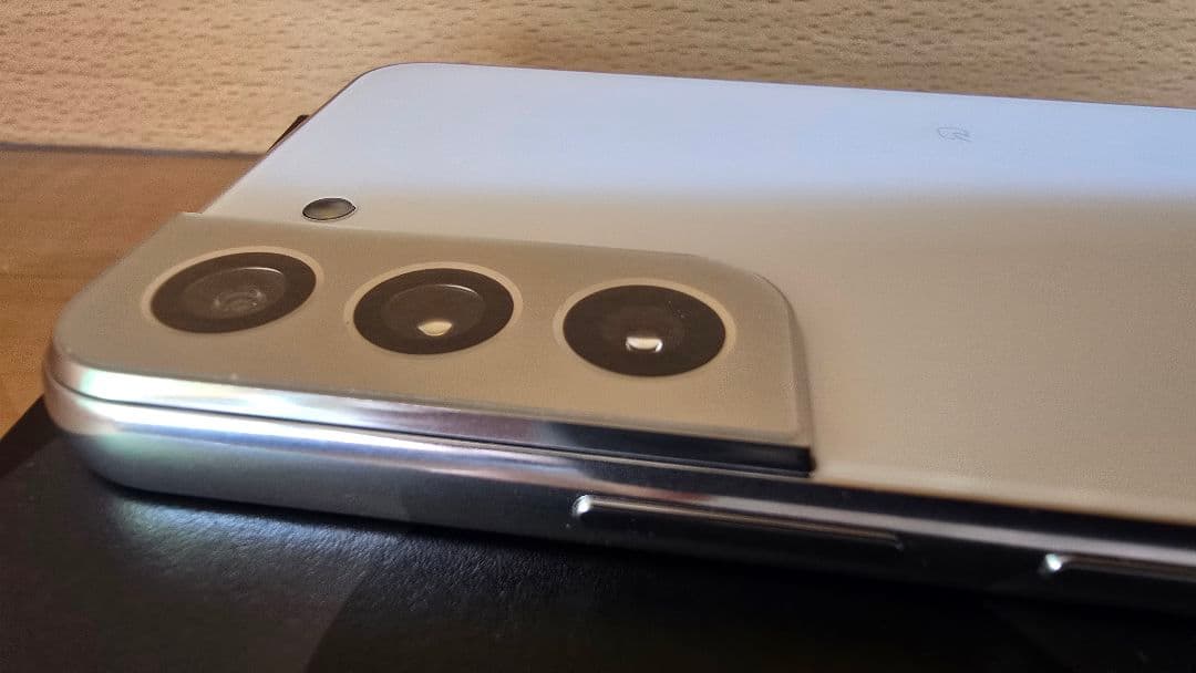 Samsung Galaxy S22 本体 ファントムホワイト