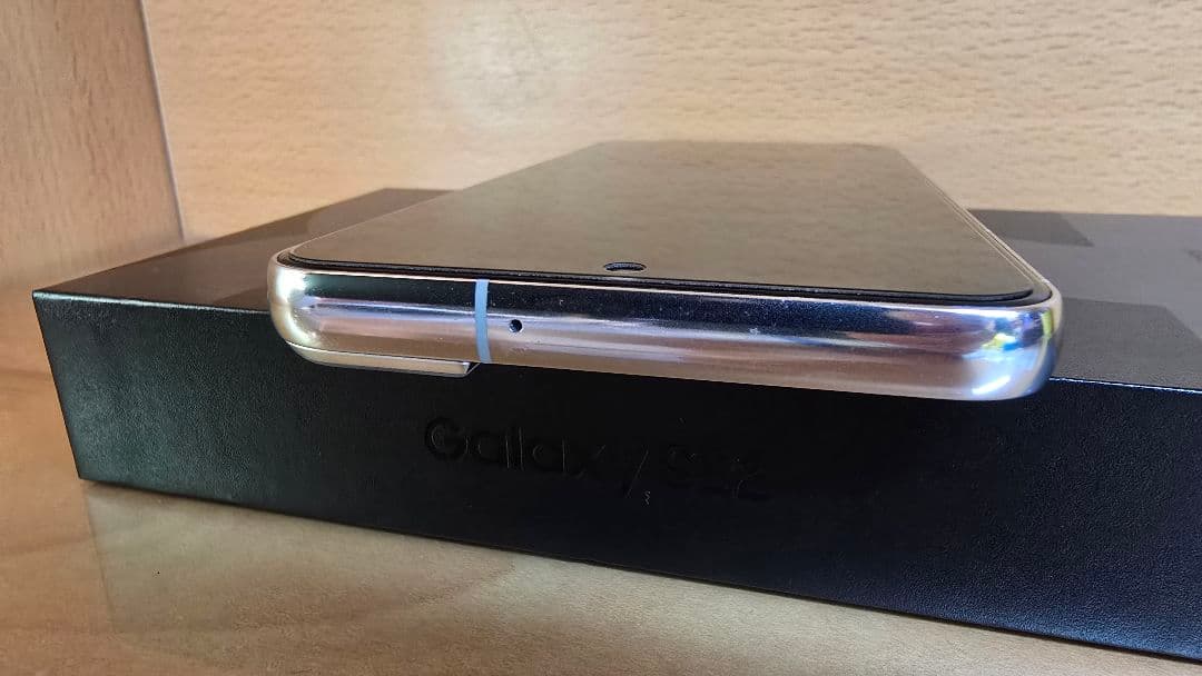 Samsung Galaxy S22 本体 ファントムホワイト